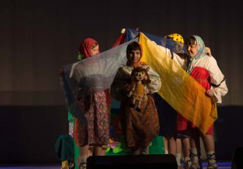 Лауреатами областного фестиваля-конкурса стали два еманжелинских театральных коллектива – школьники и ветераны