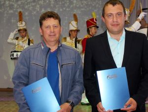 После награждения: Владислав Стукалов и Денис Важенин