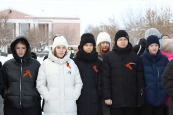 В Еманжелинске прошел митинг, посвященный Дню неизвестного солдата