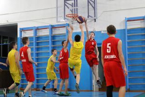 Баскетболисты зауральской 15-й школы стали дважды чемпионами первенства района