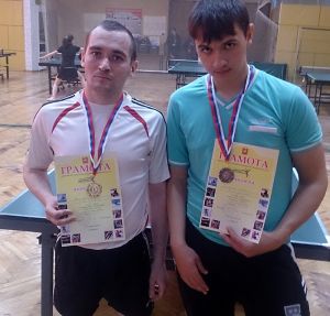 Золотой призер Сергей Демчук и бронзовый призер Павел Пьянков
