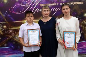 В Еманжелинском районе 60 школьников признаны стипендиатами главы района
