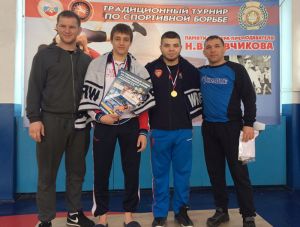 Две золотых медали завоевали борцы Еманжелинского района на открытом турнире в Варне