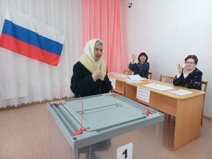 По данным на 15 часов 15 марта сделали свой выбор более шести с половиной тысяч избирателей Еманжелинского района