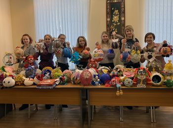 В Зауральском Еманжелинского района подвели итоги конкурса новогодней игрушки для главной поселковой елки