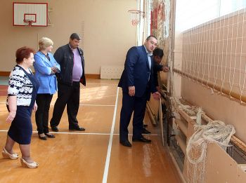В школе № 15 поселка Зауральского Еманжелинского района идет ремонт системы отопления