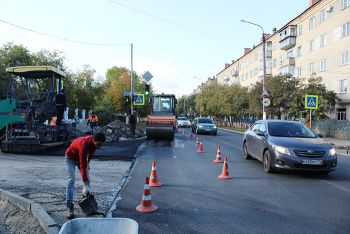 В Еманжелинске планируется завершить ремонт центральных улиц