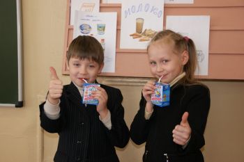 В Еманжелинском районе младшим школьникам бесплатно будут выдавать по стакану молока в день