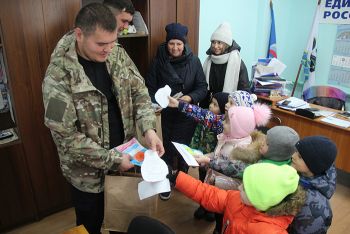 Глава района Евгений Светлов встретился с земляками, защищающими страну в местах СВО, которые приехали в Еманжелинск на побывку