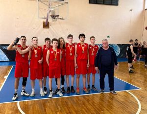 Баскетболисты еманжелинской спортивной школы заняли третье место в открытом первенстве Челябинска «Кубок КОНАРа»