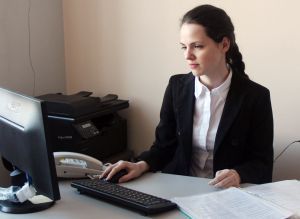 Прием граждан в зауральском офисе МФЦ ведет специалист Наталья Цуркан