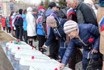В Еманжелинске прошел митинг памяти погибших горняков