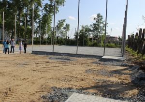 В Еманжелинске на стадионе «Шахтер» идет строительство «Тропы здоровья»