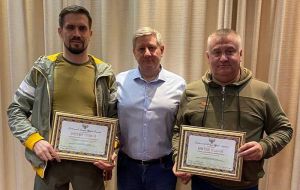 Глава Еманжелинска Дмитрий Гатов и еще двое южноуральцев получили почетные грамоты за восстановление Донбасса