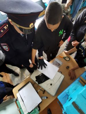 В Еманжелинске в течение недели в профильном отряде для детей, требующих особого внимания, полицейские проводили занятия