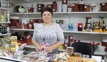 Хозяйка магазина «Садовод» в Еманжелинске Ирина Баумгарт занимается бизнесом 25 лет