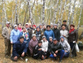 В Еманжелинске энтузиасты-волонтеры провели субботник по очистке леса на окраине города