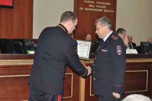 По итогам года отдел МВД России по Еманжелинскому району занял второе место и получил в награду компьютер