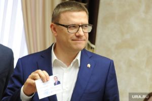 Самовыдвиженец Алексей Текслер первым получил удостоверение кандидата в губернаторы Челябинской области