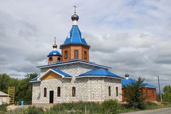 В поселке Красногорском Еманжелинского района близится к завершению строительство храма Похвалы Богородицы