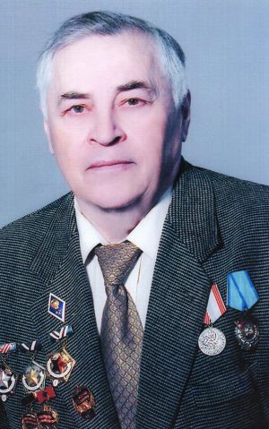 Кавалер ордена Трудового Красного Знамени и знаков «Шахтерская Слава» всех трех степеней Вениамин Кириллович Панов более 40 лет отработал в угольной отрасли