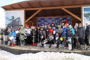 Южноуральские школьники смогут бесплатно освоить горные лыжи и сноуборд