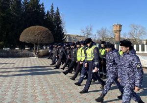 В Еманжелинске состоялся гарнизонный развод сотрудников полиции