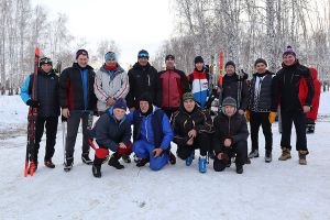 Около 50 любителей зимнего вида спорта собрались в городском бору в Еманжелинске на открытие нового лыжного сезона