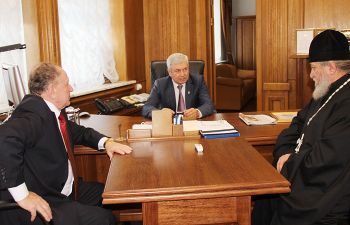 Председатель ЗСО Владимир Мякуш поддержал инициативу еманжелинцев построить в городе православный храм