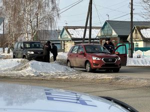 Еманжелинские полицейские во время рейда по перевозке детей в Красногорском проверили 36 авто