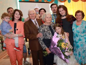 В Красногорском Еманжелинского района чествовали пары с солидным семейным стажем