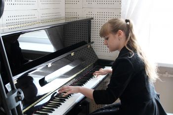 Школы искусств Еманжелинского района оснащают новым современным оборудованием и музыкальными инструментами
