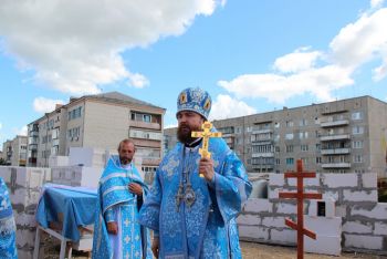 В поселке Красногорском Еманжелинского района возводится православный храм