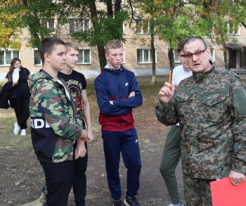 Старшеклассники школы № 16 приняли участие в военизированных состязаниях в Челябинске