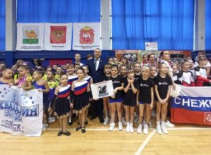Чирлидеры и мажоретки Еманжелинска выступили на открытом первенстве Челябинска по чир спорту и межрегиональных состязаниях «Кубок Дружбы»