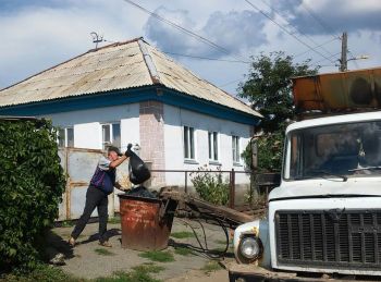 Жители частного сектора в Еманжелинске неохотно заключают договоры на вывоз мусора