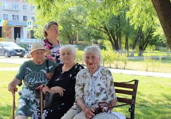 Пенсионерам Челябинской области выплатят по 700 рублей ко Дню пожилого человека