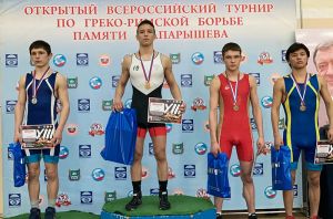 Красногорский борец Дмитрий Воязитов выполнил норматив мастера спорта на всероссийском турнире в Кургане