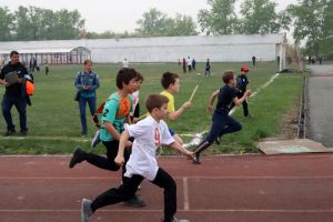 «Воробьиная эстафета»: лучшие спринтеры – в еманжелинской четвертой школе