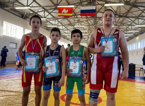 Десять медалей завоевали борцы Еманжелинского района на открытом первенстве ДЮСШ в Кулуево