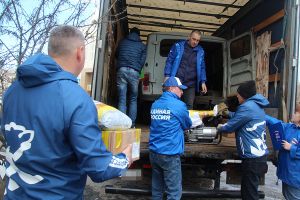 Машина с гуманитарным грузом для наших земляков отправилась из Еманжелинска на Донбасс