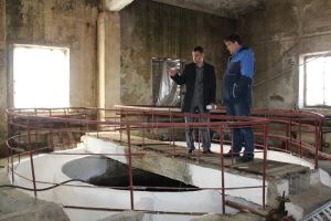 В поселке Красногорском ремонтируют очистные сооружения