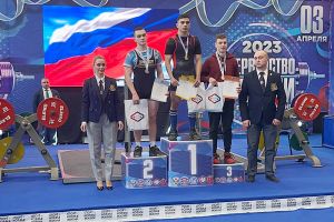 Вэд Бурьяновский из Еманжелинского района стал четырехкратным чемпионом России по пауэрлифтингу