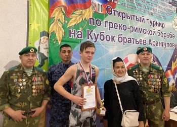 Борцы Еманжелинска и Красногорского заняли призовые места на открытом турнире в Тобольске