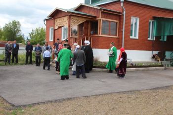 В поселке Красногорском Еманжелинского района прошло торжественное открытие мечети