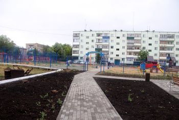 В поселке Зауральском Еманжелинского района завершается строительство и благоустройство семейного парка