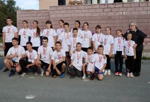 Спортсмены красногорской школы № 9 выиграли районную легкоатлетическую эстафету поколений