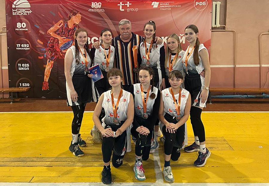 Баскетболистки школы № 15 из Зауральского заняли второе место в дивизионном этапе чемпионата Челябинской области «КЭС-баскет»