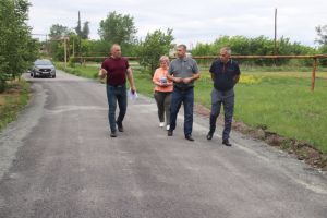 В Еманжелинске идет приемка дорог, заасфальтированных в этом году