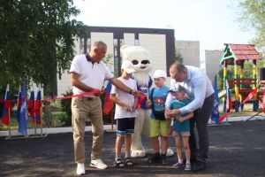 Праздник двора «Фестиваль соседей» прошел на Гагарина, 14 в Еманжелинске